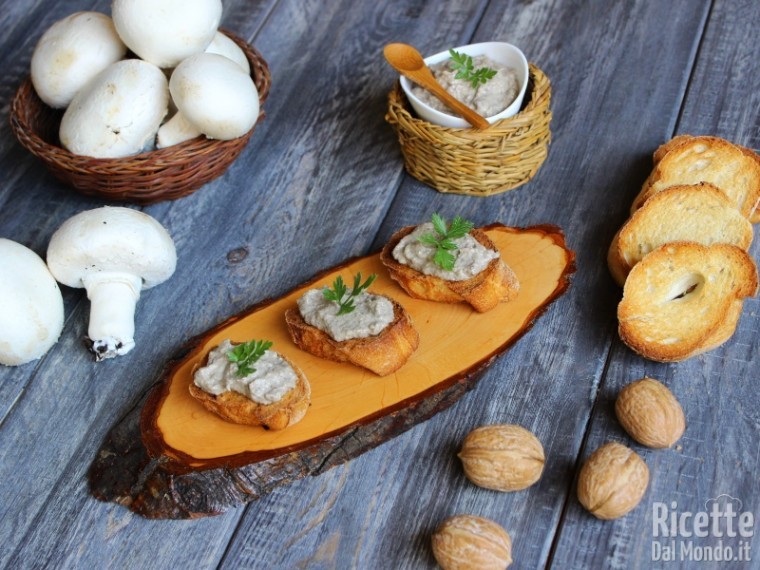 Ricetta Crostini con patè di funghi champignon