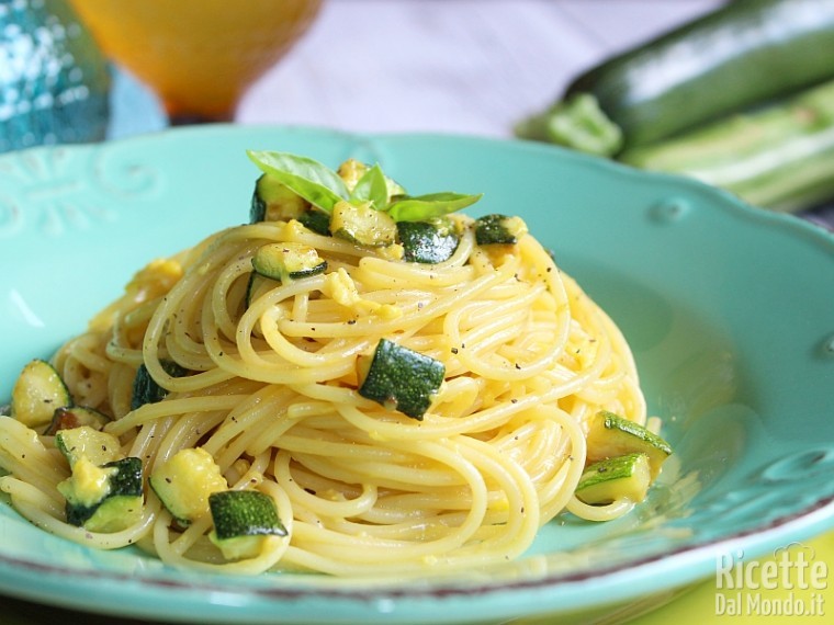 Ricetta carbonara di zucchine vegetariana