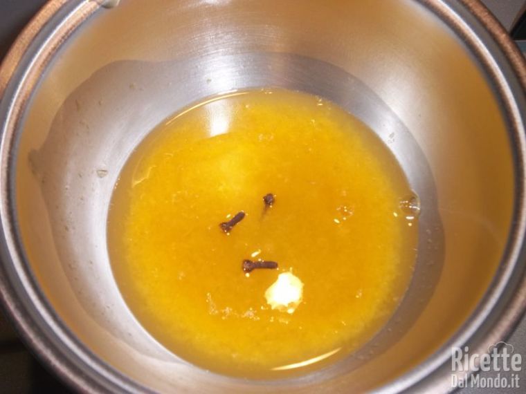 Riscaldare il succo delle clementine