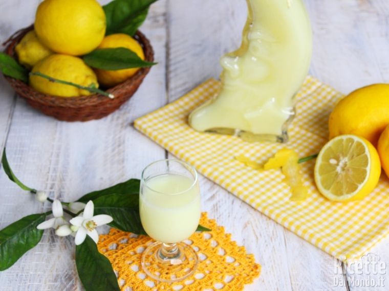 Crema di limoncello fatta in casa | RicetteDalMondo.it