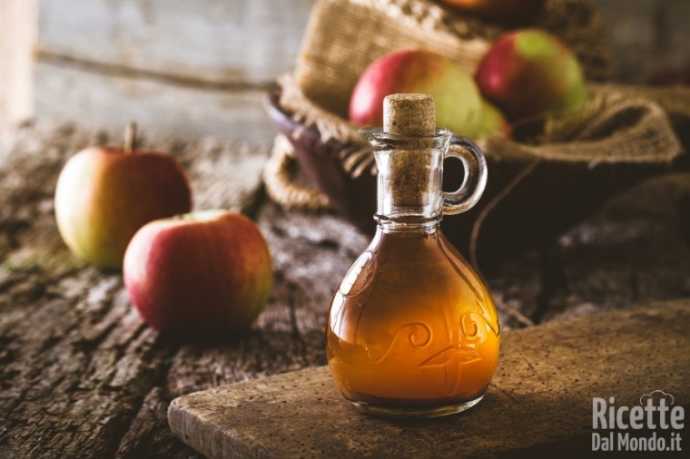 Come sostituire le uova: aceto di mele