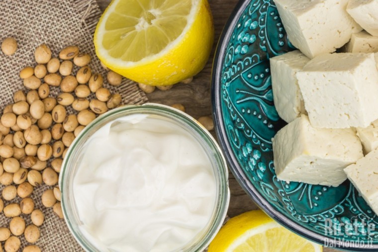 Come sostituire le uova: yogurt di soia, tofu