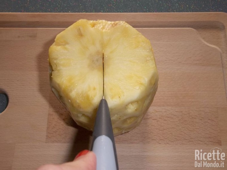 Come Pulire e Tagliare l'Ananas