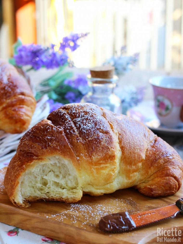 Cornetti sfogliati fatti in casa