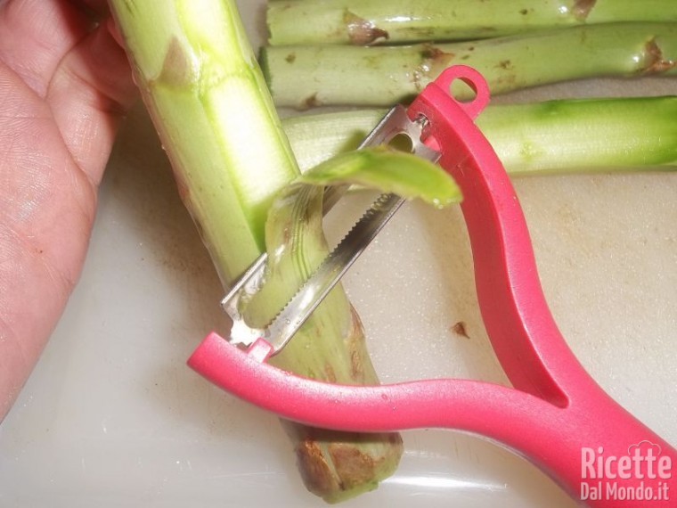 Come Pulire e Cuocere gli Asparagi