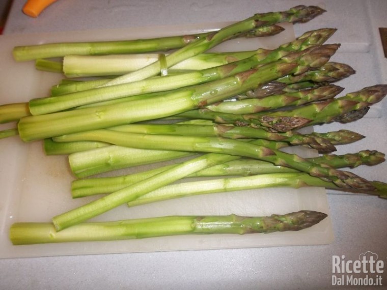 Come Pulire e Cuocere gli Asparagi
