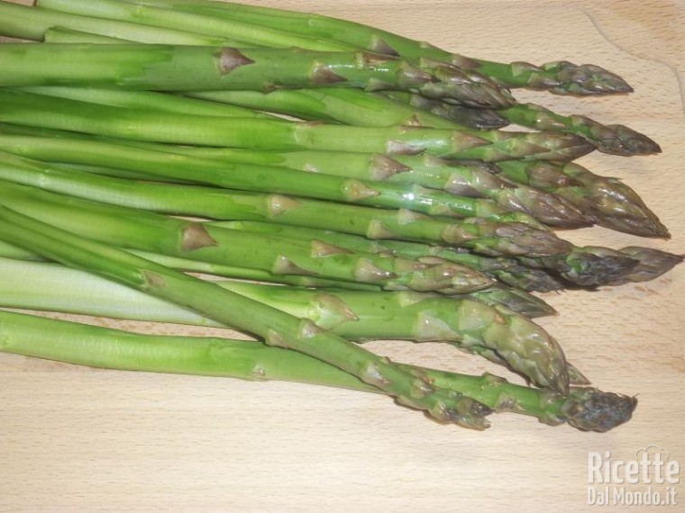 Come pulire gli asparagi | RicetteDalMondo.it