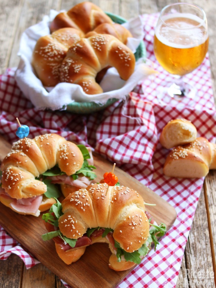 Ricetta cornetti salati di pasta brioche
