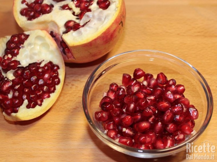 Come aprire la melagrana 10