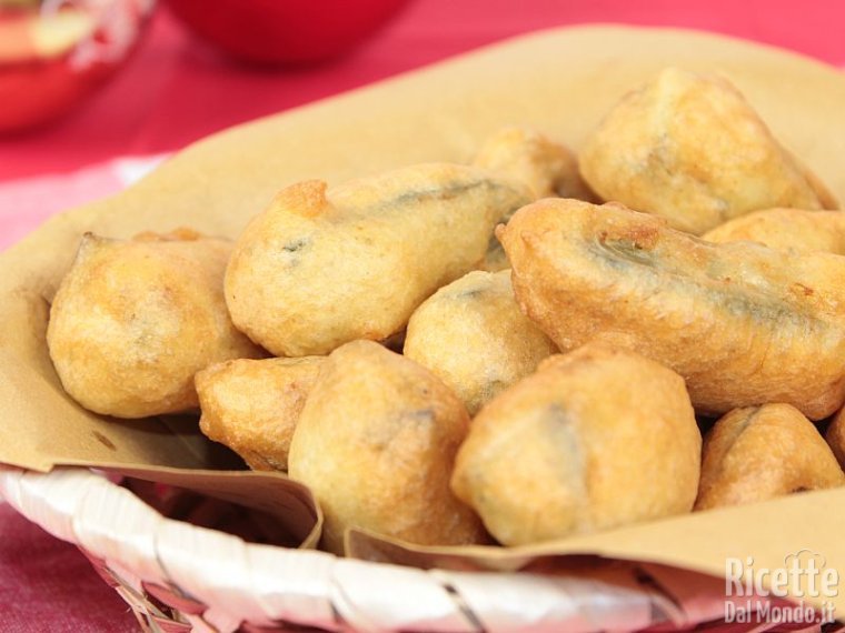 Come fare i carciofi in pastella senza uova e senza glutine