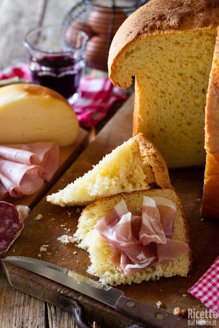 Come fare la crescia di Pasqua al formaggio