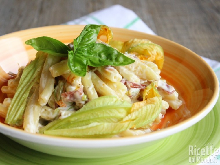 Ricetta caserecce fiori di zucca e speck