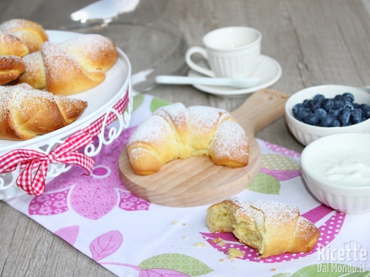 Cornetti allo yogurt sofficissimi