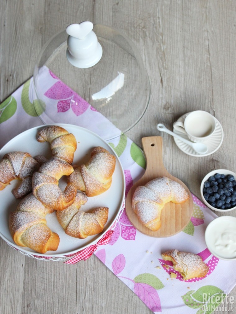 Come fare i cornetti allo yogurt soffici