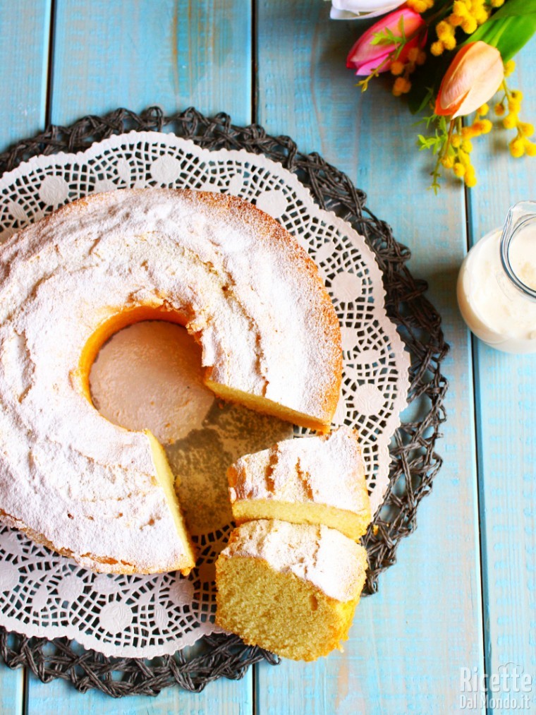Sofficissima ciambella fatta con la panna