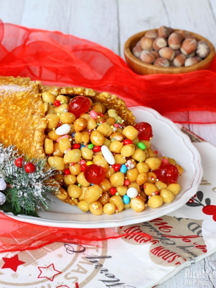 Come fare la cornucopia di struffoli