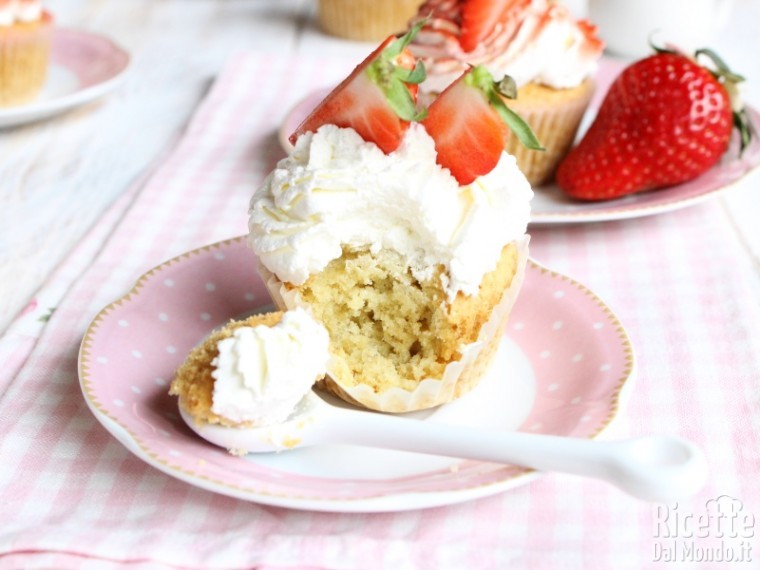 Ricetta cupcakes panna e fragole