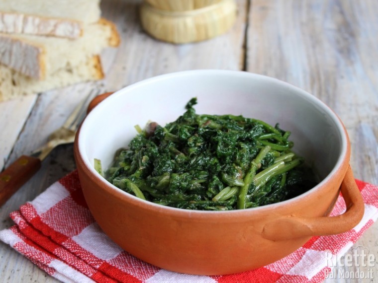 Ricetta cicoria in padella