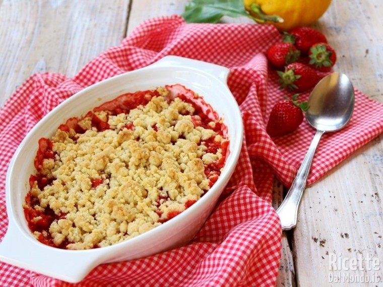 Crumble di fragole fresche