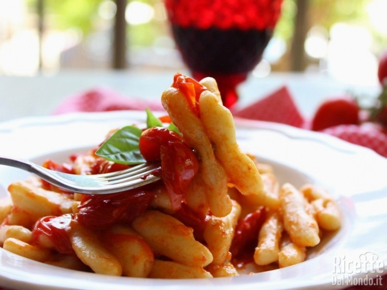 Ricetta cavatelli al sugo di pomodorini datterini