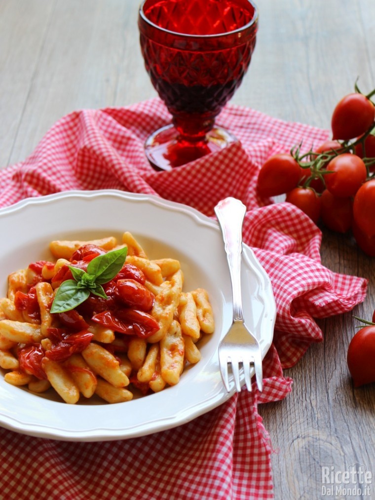 Come fare i cavatelli al sugo di pomodorini datterini