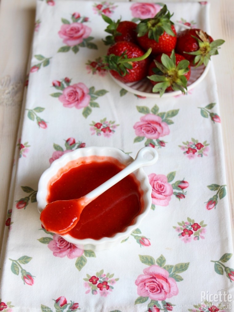 Come fare la coulis di fragole a freddo