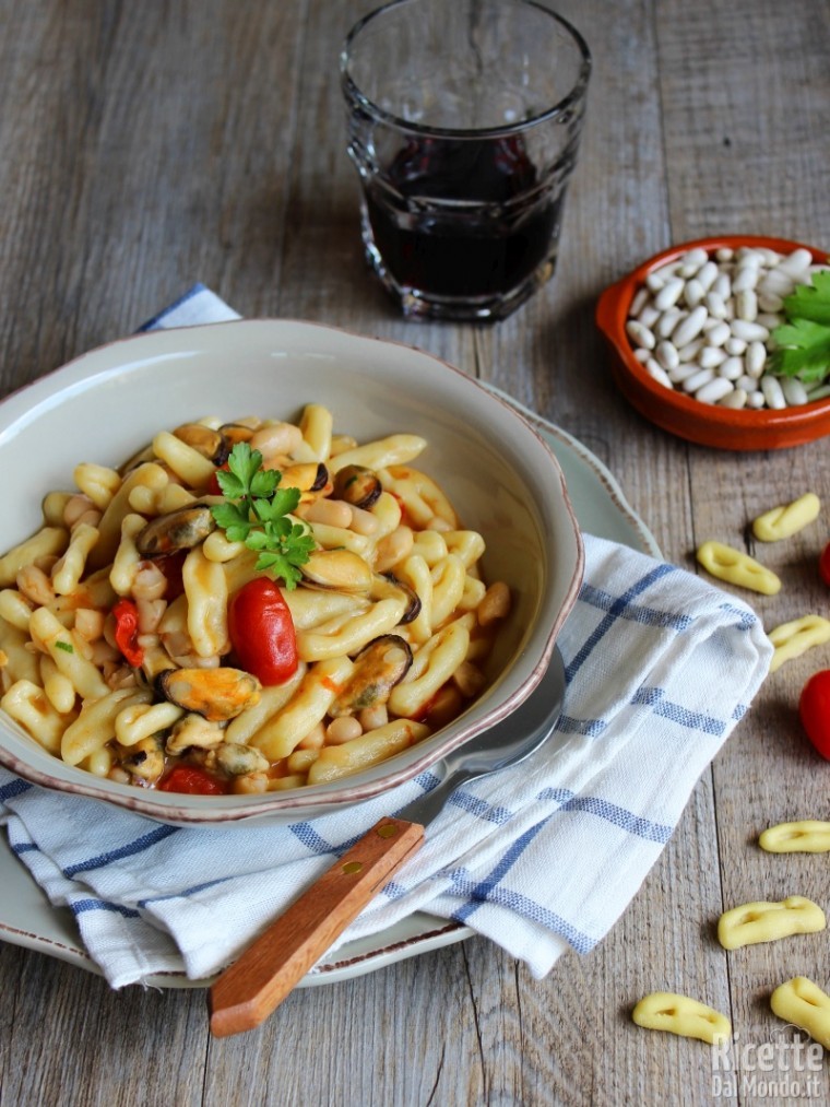 Come fare i cavatelli fagioli e cozze