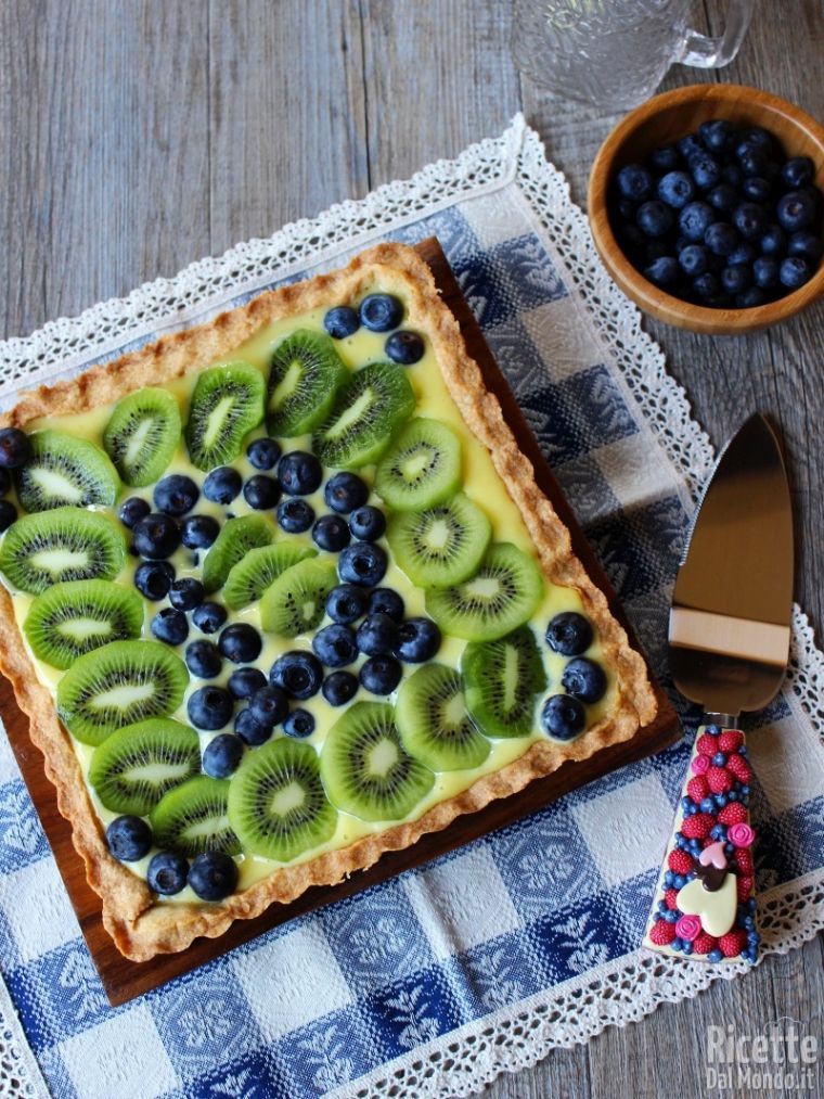 Ricetta crostata di kiwi e mirtilli freschi