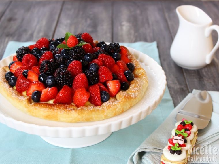 Crostata di pasta sfoglia e crema