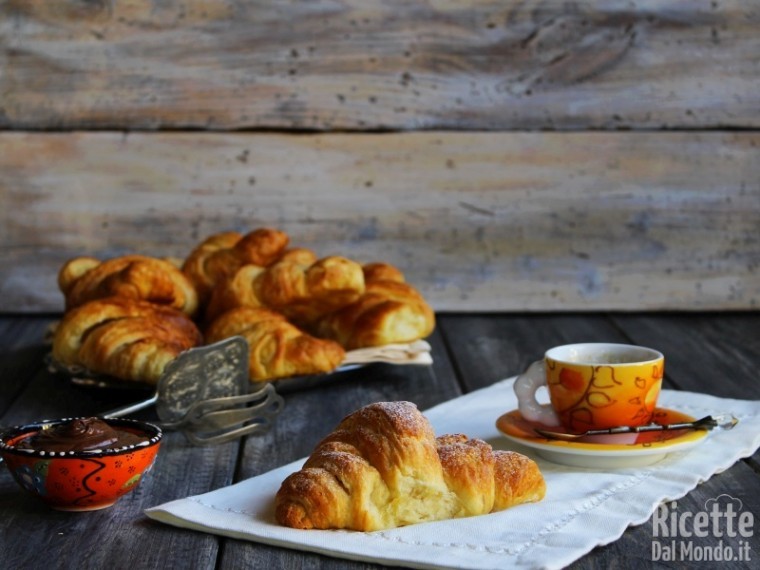 Cornetti sfogliati francesi (croissant)