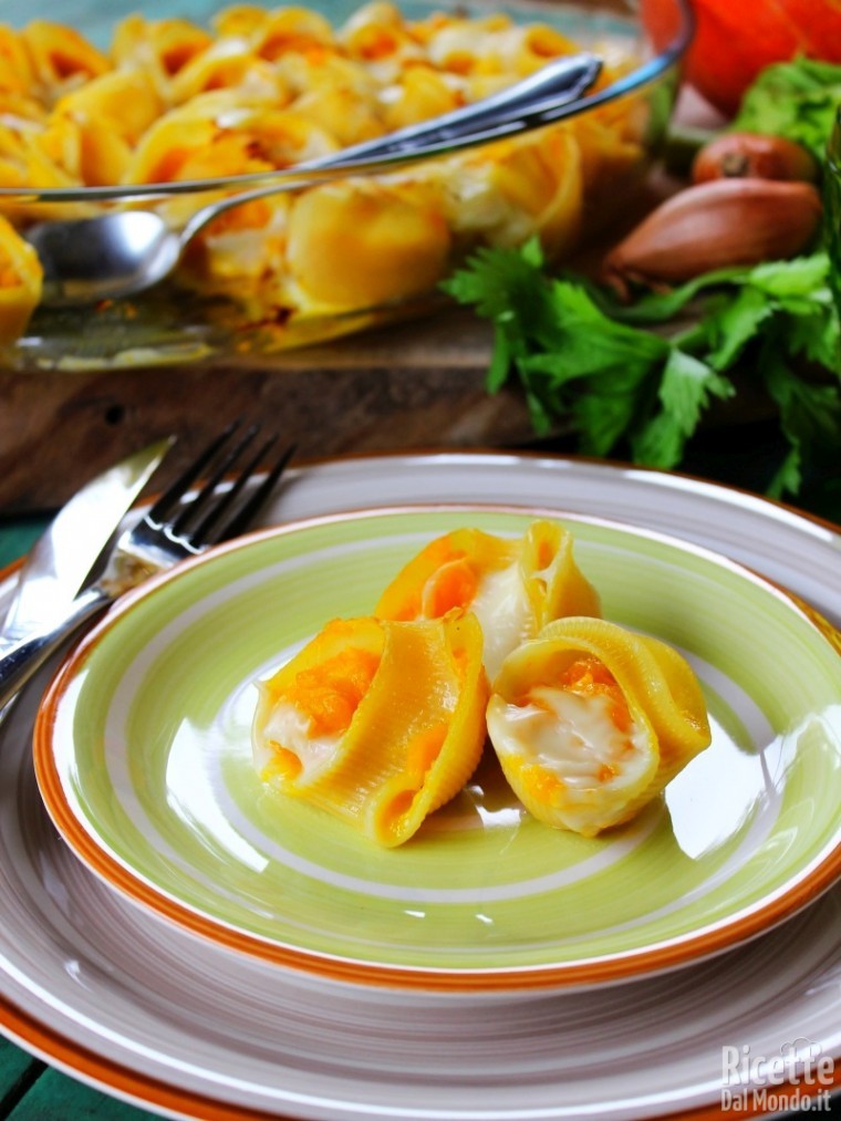 Conchiglioni ripieni di zucca e mozzarella