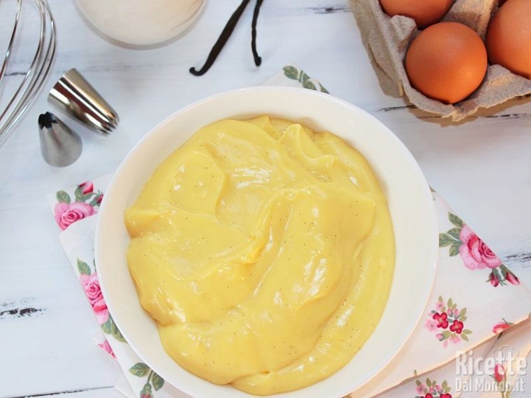 Crema pasticcera: la ricetta perfetta, trucchi e consigli per farla in casa