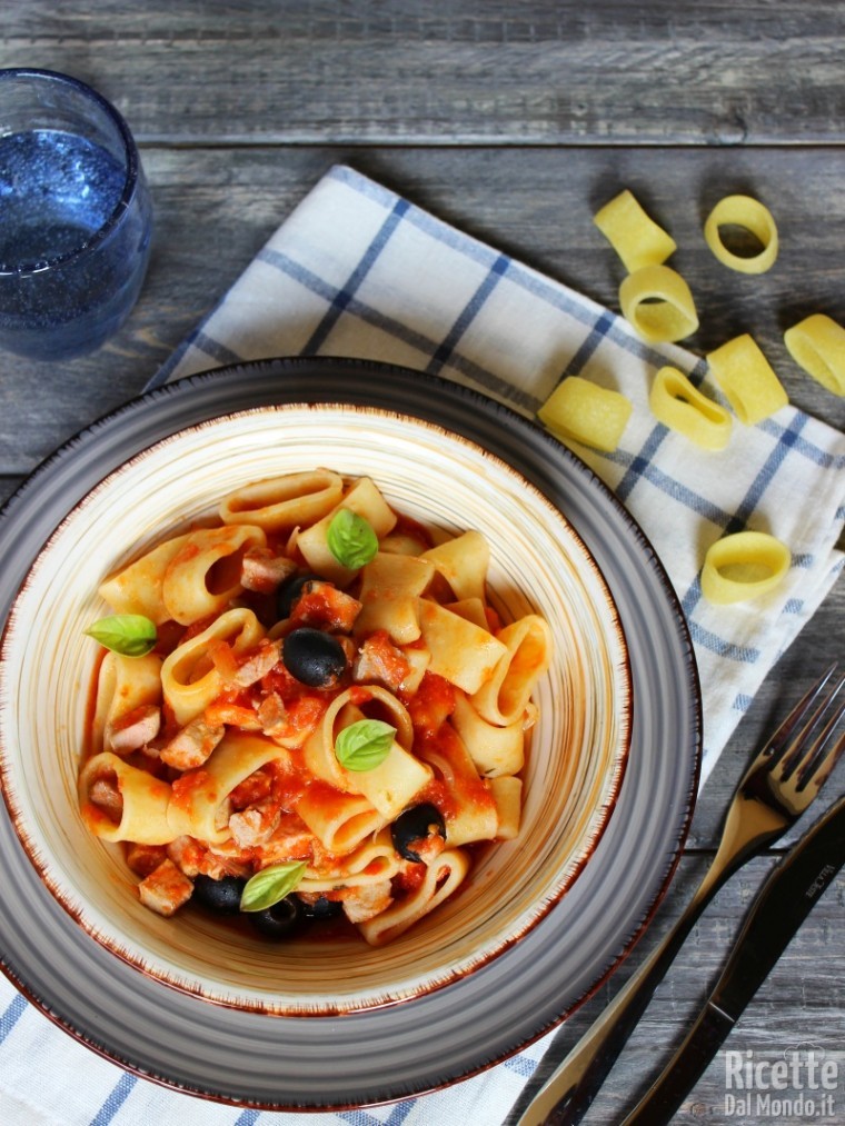 Ricetta Calamarata al ragù di tonno fresco