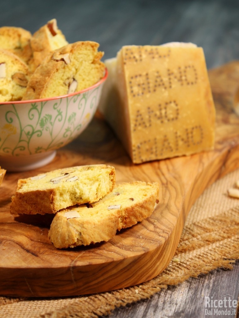 Cantucci salati alle mandorle