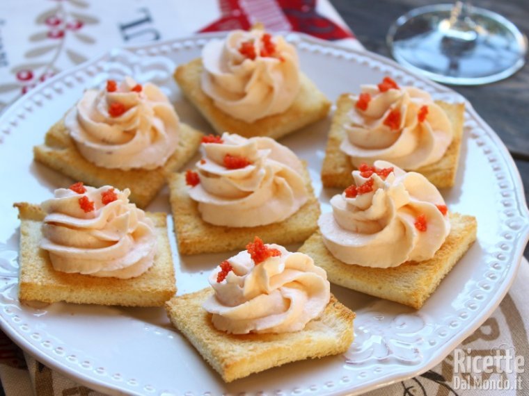 Ricetta Crostini con mousse al salmone