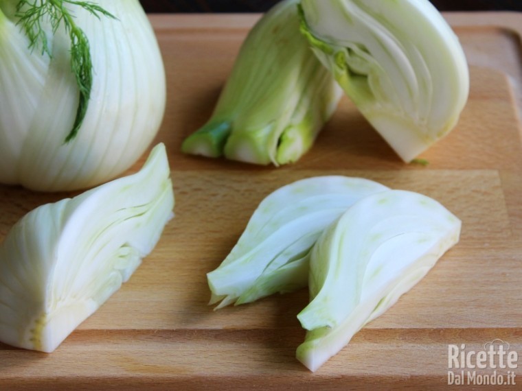 Come pulire i finocchi e tagliarli