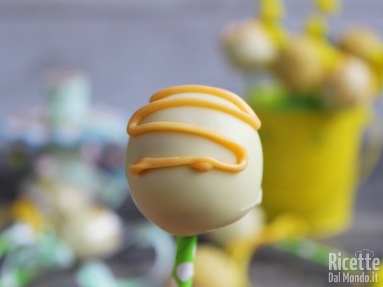 Cake pops al limone, ricetta semplice