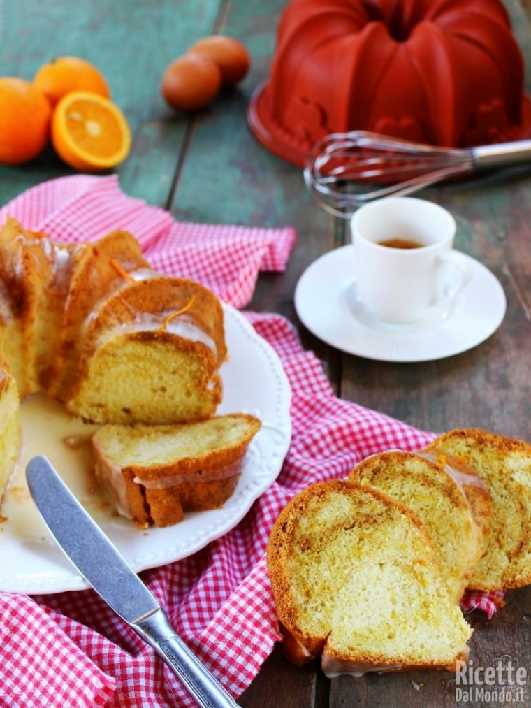 Ciambella albumi e arancia glassata