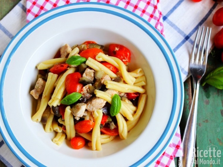 Ricetta caserecce con pesce spada e melanzane