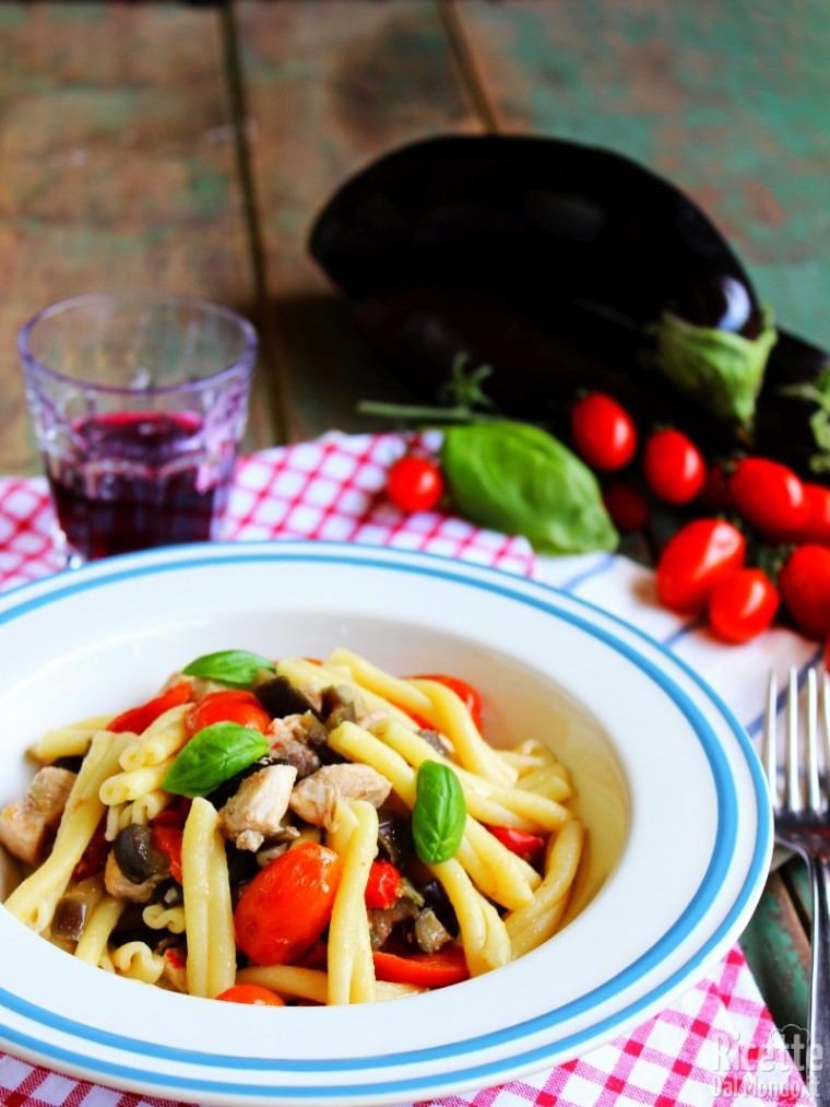 Come fare le caserecce con pesce spada e melanzane