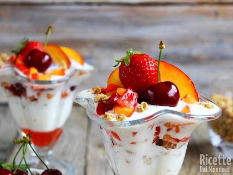 Ricetta coppe di frutta, yogurt e muesli