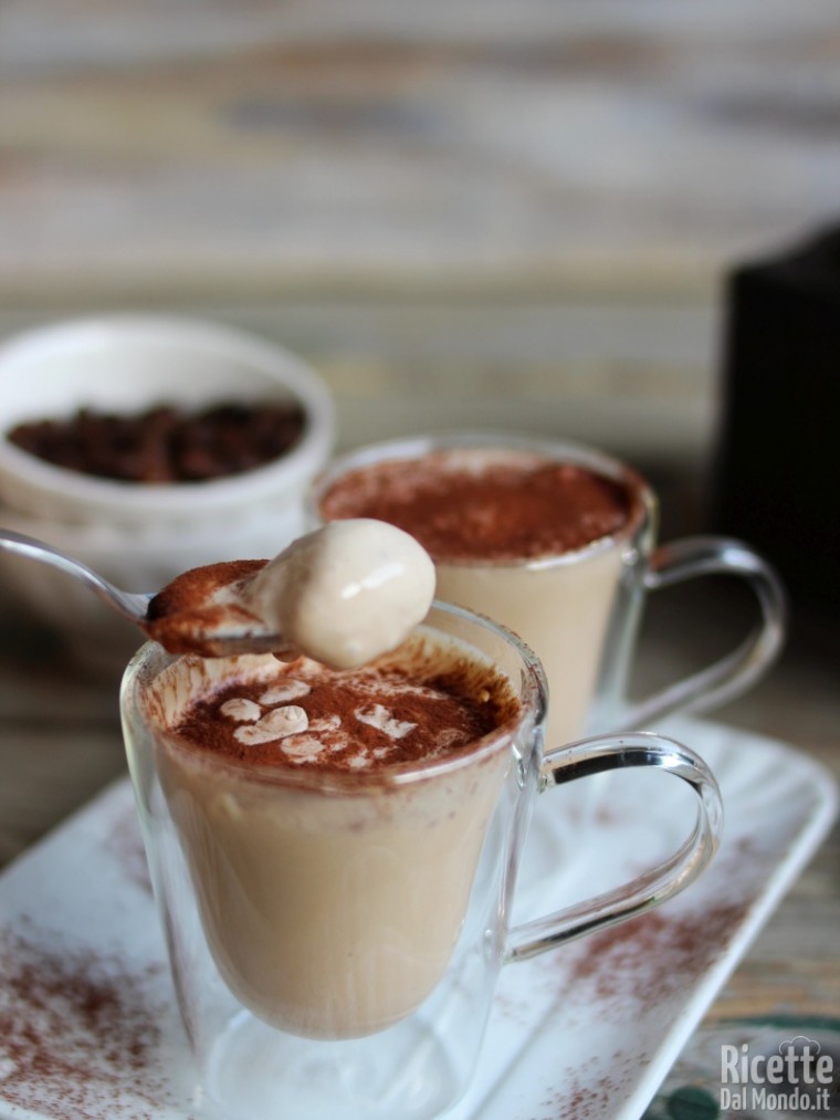 Crema di caffè in bottiglia | RicetteDalMondo.it