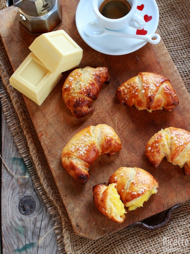 Come fare i croissant al cioccolato bianco