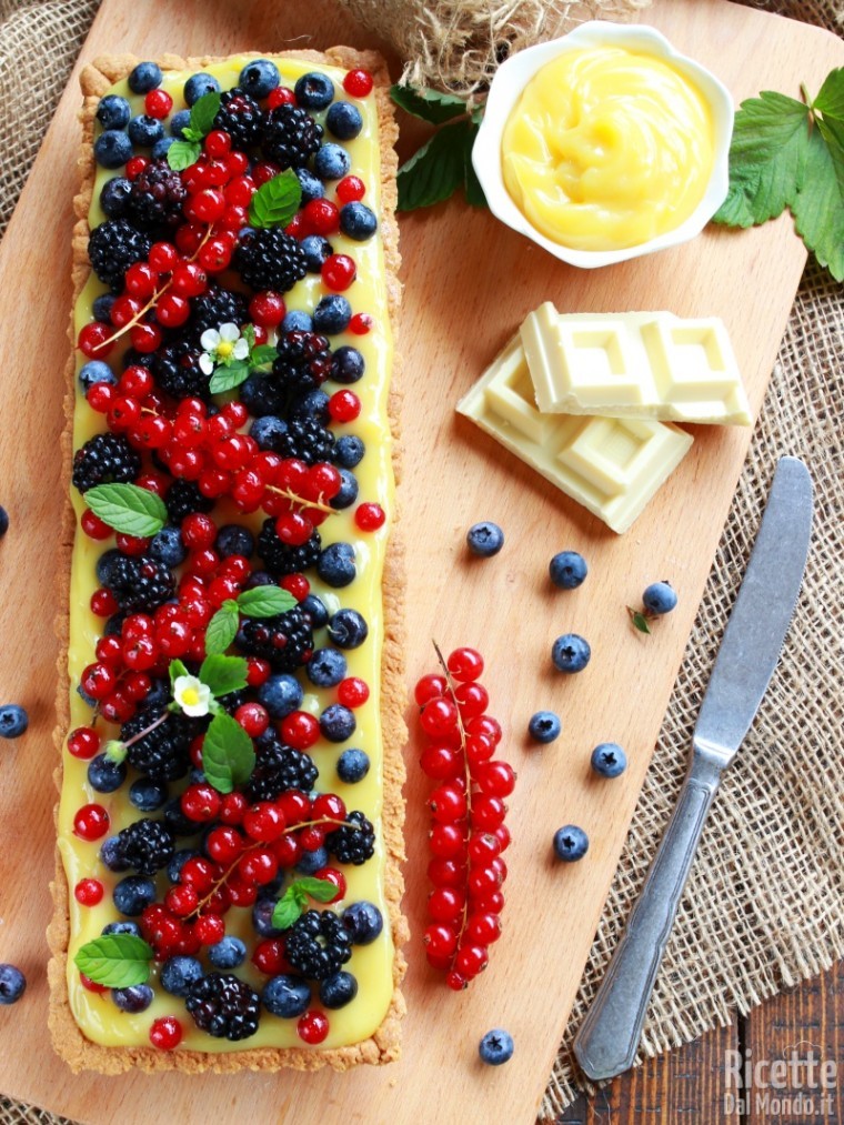 Come fare la crostata ai frutti di bosco e cioccolato bianco