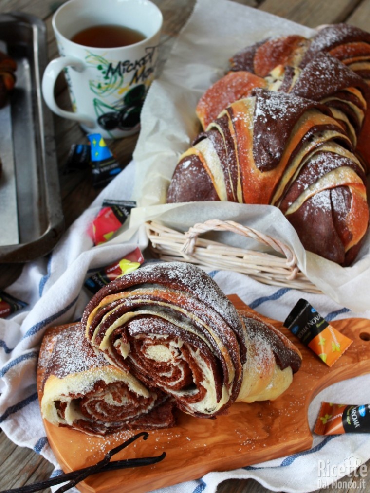 Cornetti bicolore al cioccolato semplici
