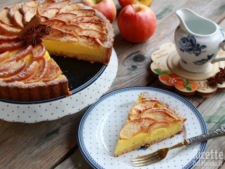 Semplice crostata di mele e crema pasticcera