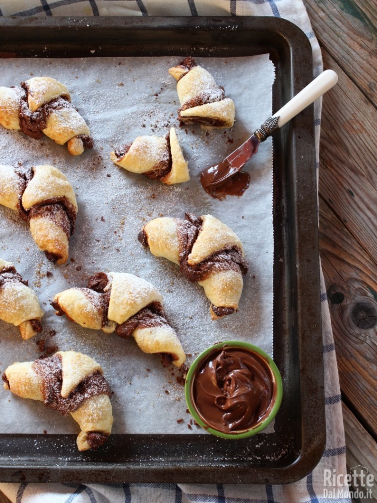Come fare i cornetti bicolore alla Nutella