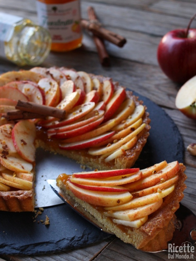 Crostata di mele della nonna classica
