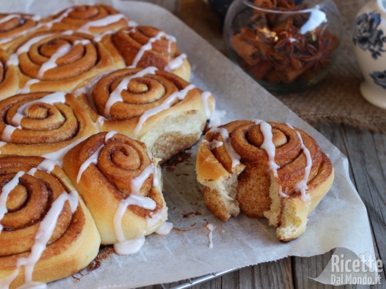 Gustosi cinnamon rolls
