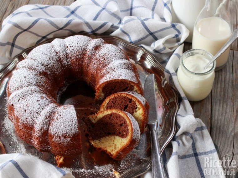 Ciambella Bicolore Allo Yogurt Soffice Ricettedalmondo